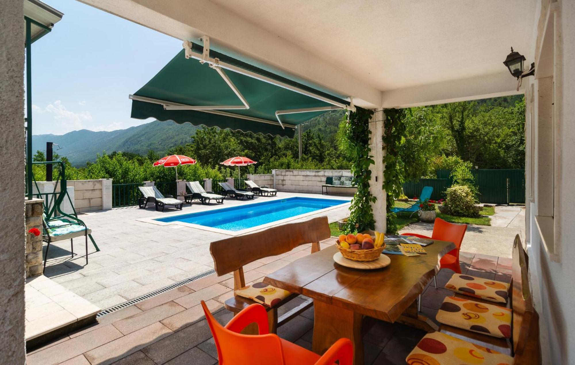 Cozy Home In Podaspilje With Kitchen Svinisce Bagian luar foto
